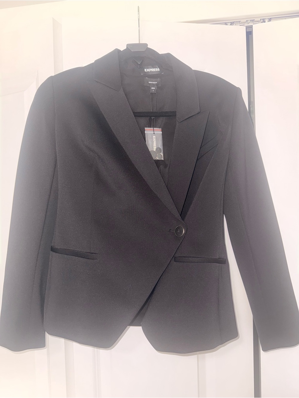 Express Black Single-Button Notch Lapel Blazer